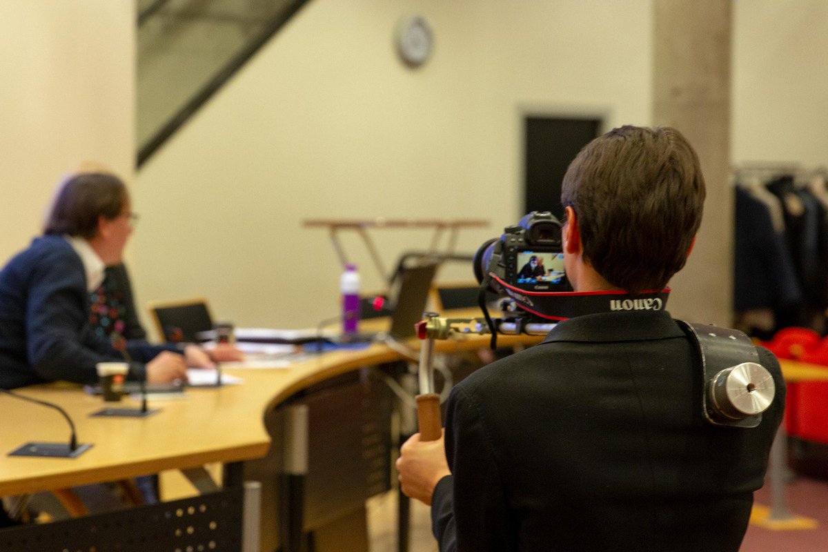 Vandaag weer met #theateralsspiegel mogen werken! Dit keer in het <a href="/AlbedaMBO/">Albeda mbo</a> in Rotterdam. Altijd een feest om zulke talentvolle acteurs aan het werk te zien 😁