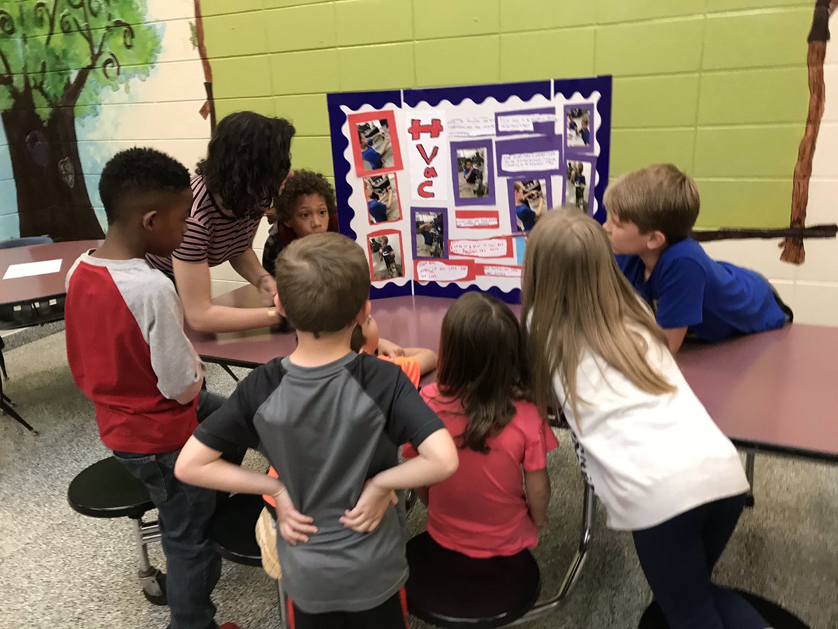 SusanWales4's tweet photo. FAME @ BES 3rd graders did a great job with their Kids and Career Tech projects!  Thanks to the Tech School for collaborating with us! @bes_media https://t.co/WyY2L2KB4D