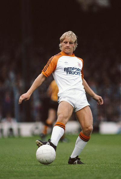 robertmdaws's tweet photo. 1983/84 #PaulWalsh was voted as PFA Young Player of the Year, ahead of candidates such as #IanRush, #NigelCallaghan and #JohnBarnes. @LutonTownExile @LutonTown #LTFC https://t.co/uxSKQXSrud