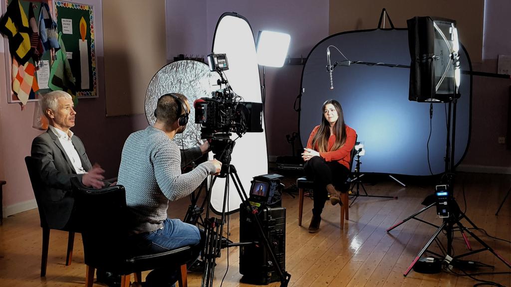 YorkshireLord's tweet photo. Filming down-the-lens interviews using the new VoxBox Pro. https://t.co/Opdm8zNpwj #voxboxpro @VoxBoxPro1 https://t.co/iXGcGa0R9j