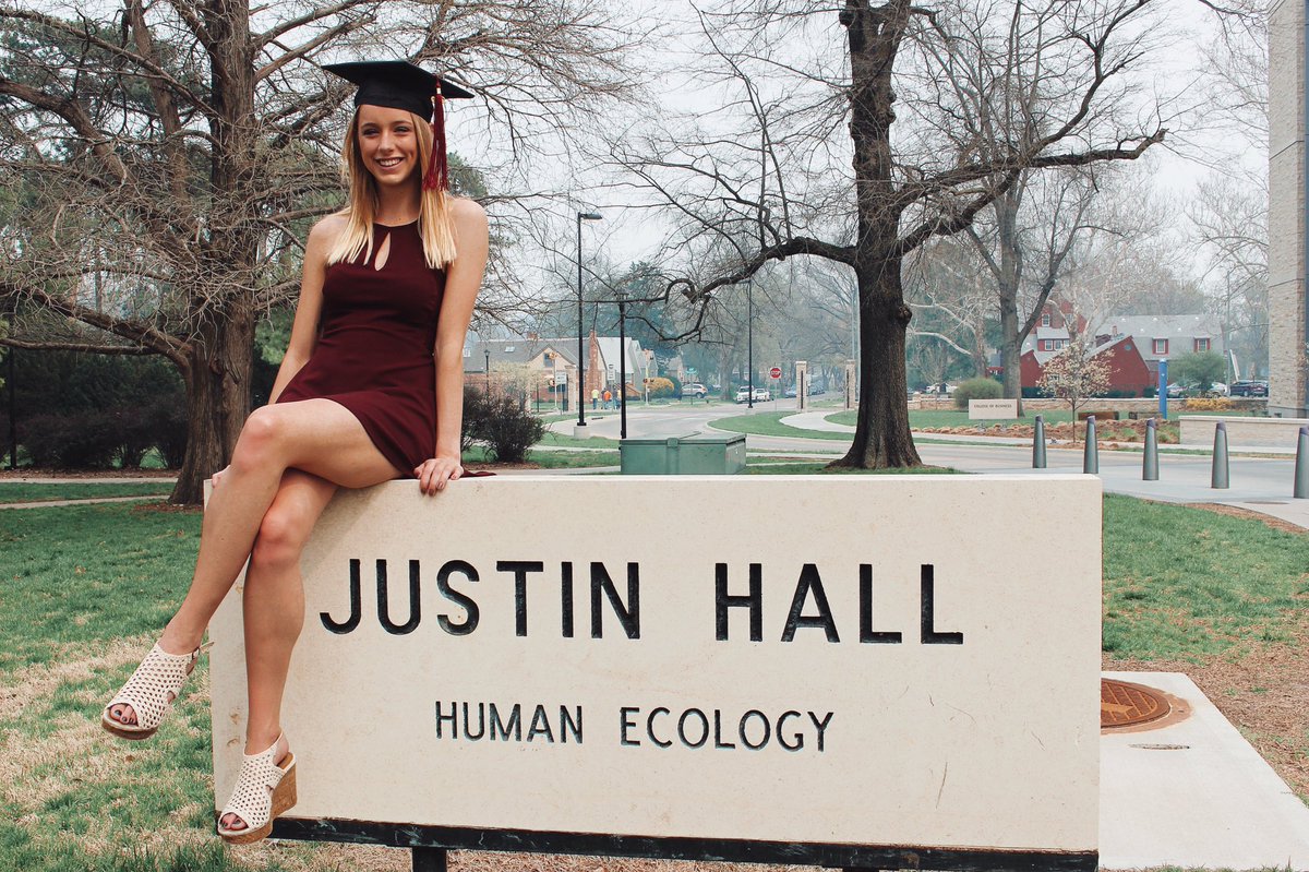 sydneriaaa's tweet photo. Can’t believe I’m graduating in a month and a week 😭 https://t.co/0HETiHWuMO