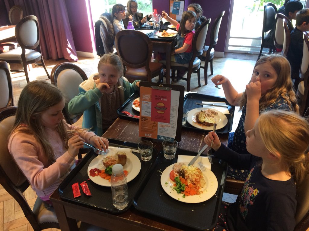 SydenhamPrimary's tweet photo. Dinner was delicious! https://t.co/anAi1rGZc3
