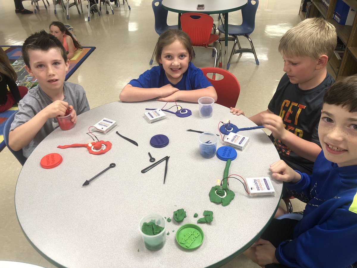 wintonUT2005's tweet photo. A busy day in the library! A guest reader, Makerspace fun with circuits and 4th grade research projects! #nationallibrarymonth @MonaMontoye @rlferguson76 @gina_bumbalough #FarrarFrogs #tcspublic @TCSPublic @JackTFarrar https://t.co/2P72io6YRZ