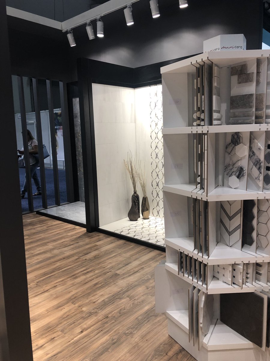 MariceraUSA's tweet photo. #Coverings2019 #maricera #veromar #Tile #marble #tradeshow #booth405 https://t.co/XomnzXK2vm