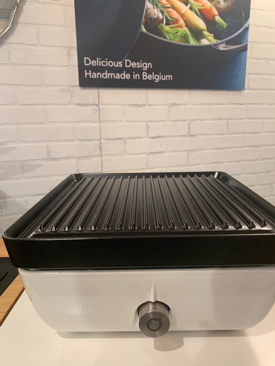 ChristyRost's tweet photo. Just in time for spring & summer outdoor cooking seasons! #ferleon’s sleek new patio grill can also be fitted with a plancha. @HousewaresShow https://t.co/Q4zuUHGt66