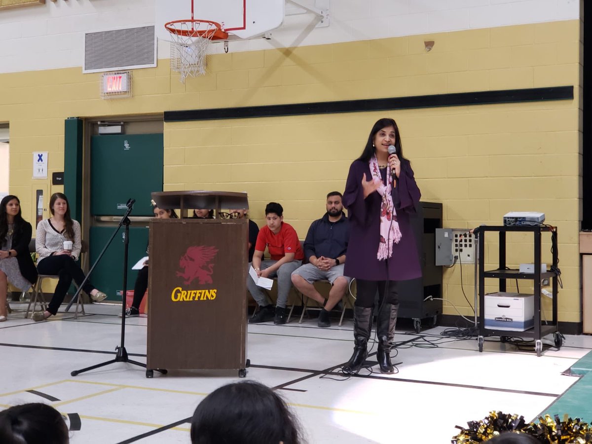 ZohrinM's tweet photo. Wonderful having former P @PNeerja attend our @JamesGrievePS Designer’s Hub Grand Opening today. In her usual style - always begins and ends with showcasing the brilliance of our students. #JGhub #JGproud https://t.co/D5GTEp0cs7