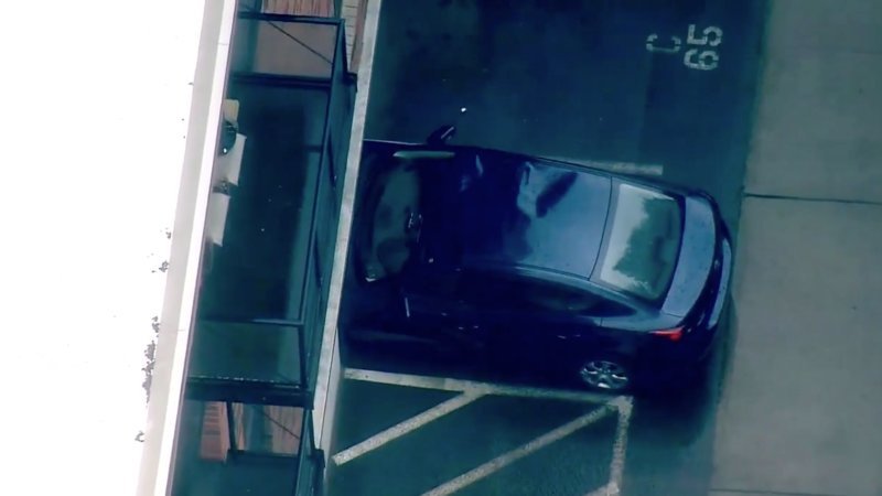 幼児が建物の6階から落下 車の屋根がクッション代わりとなり奇跡的に助かる Switch News スウィッチ ニュース