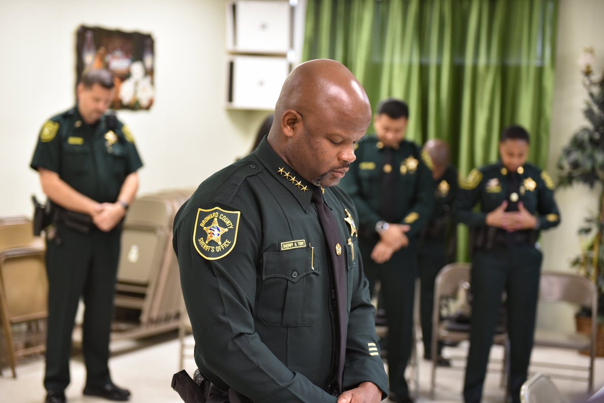 browardsheriff's tweet photo. Sheriff Tony and his command staff joined Broward’s religious and government leaders in a morning prayer, at the start of a meeting to discuss community issues. #bso #browardcounty https://t.co/jAUZC266Yf