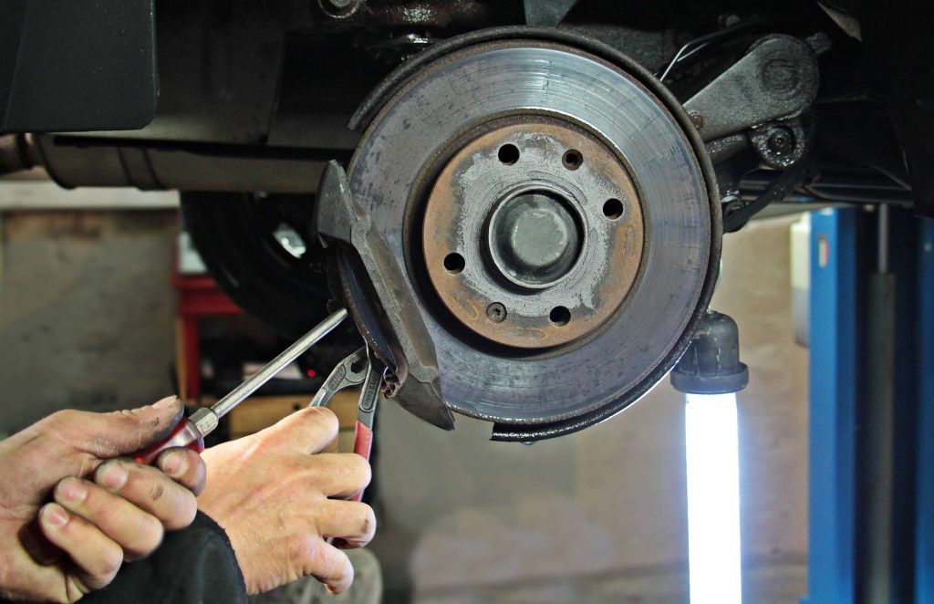 MobileRVGlass's tweet photo. Your Basic Guide to RV Brakes https://t.co/BAyfoTUzpc https://t.co/YKvZcj3kHk