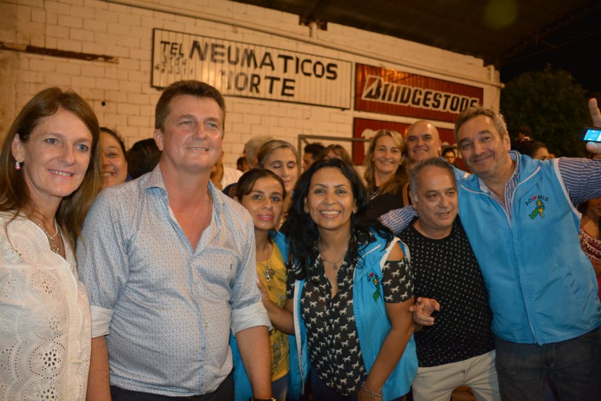 Solo emoción y sobre todo orgullo de pertenecer a éste gran equipo !!! Escuchar a nuestra líder y allí las palabras  justas que llegan a lo más profundo del corazón Adomista!!!
# Militancia a flor de piel...