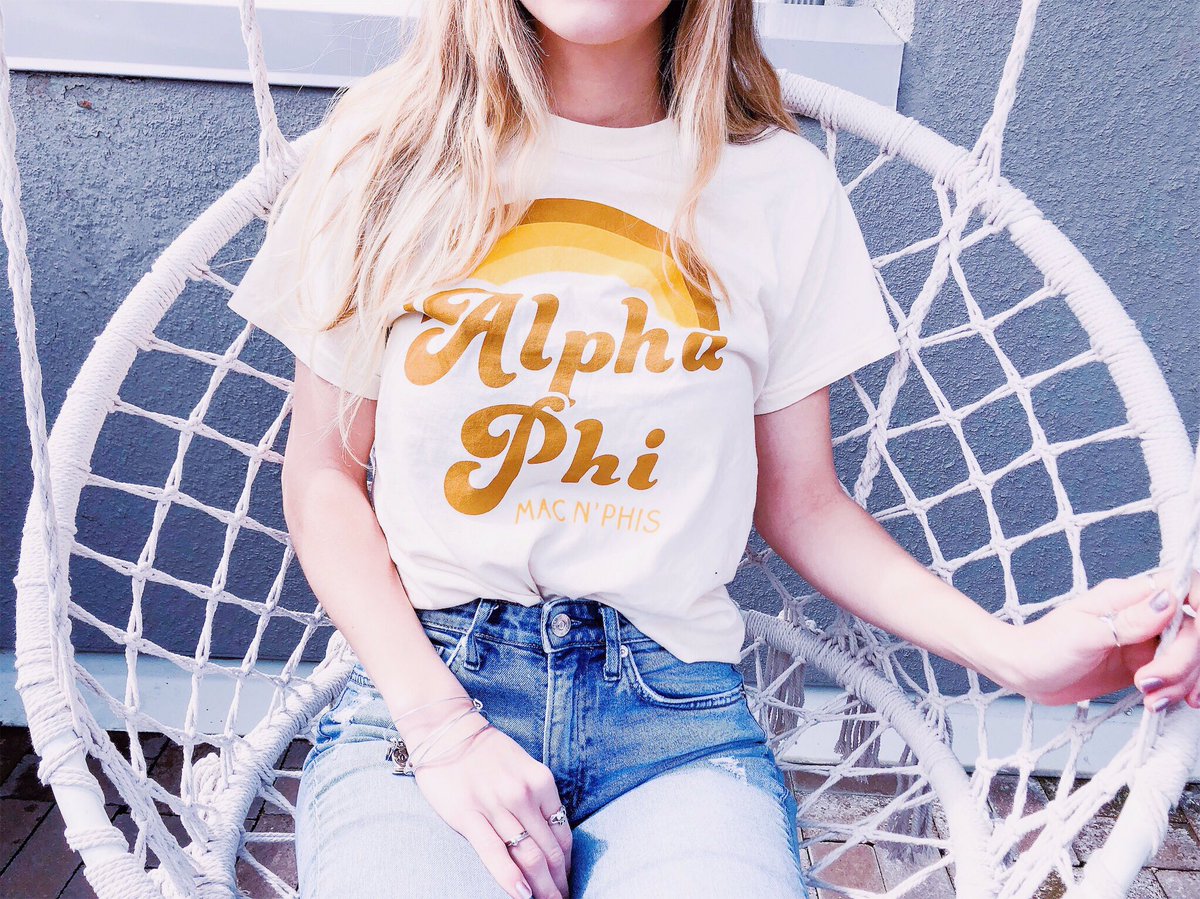 TONIGHT’S the night!! Mac N Phis here at Alpha Phi from 9-midnight! 🤤 3$ for pre-sale and 5$ at the door! Make sure to stop by! ✨😍 #wsualphaphi #macnphis #aoe