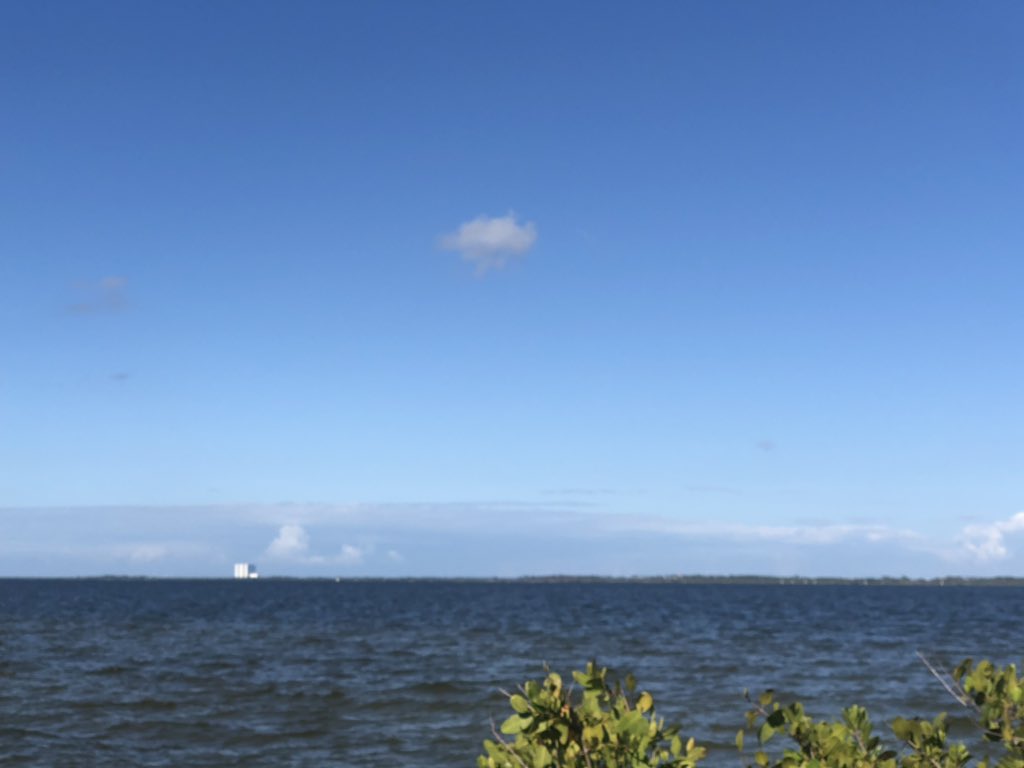 Clayfunk's tweet photo. @SpaceX Current view from US1 beautiful day, nice breeze flowing. #falconheavy https://t.co/c91ENx3rWJ
