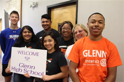 wsfcs's tweet photo. โDonโt go out & live beyond your means." from @ALevine41 was just one thing more than 800 students heard this week while attending a Financial Literacy seminar. See what else they learned & who else showed up. https://t.co/HLVQ06WEi2 #wsfcsCTE #moneymatters https://t.co/g6DEPYP8Lc
