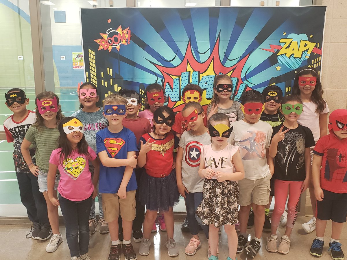 These people are why I #LoveMySchoolDay ! They make each fun, exciting and I couldn't do it without every single one of them.

#TobiasProud to be in #Tobias1st 

#BestClassEver