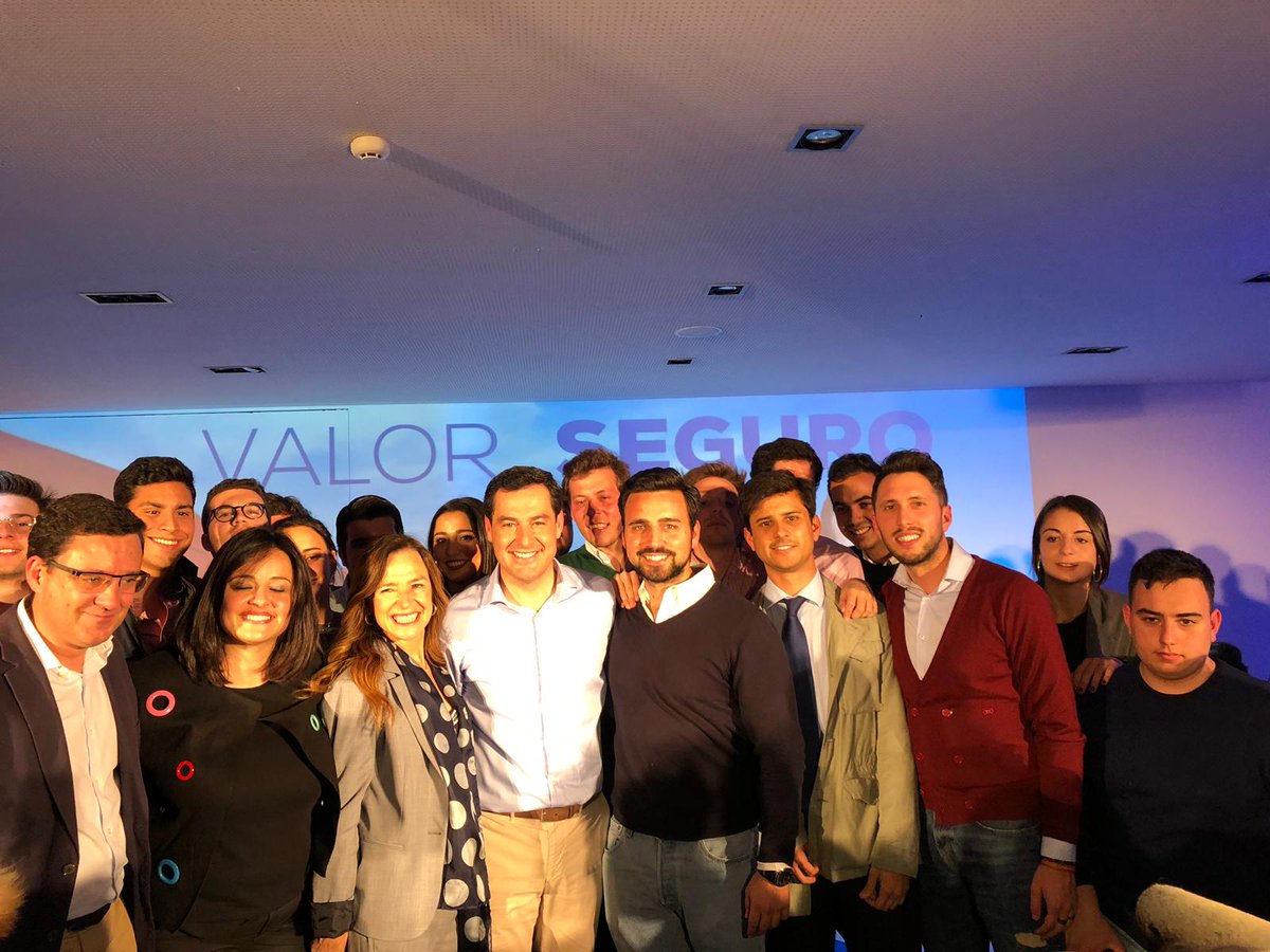 Hoy <a href="/nnggsevilla/">NNGG de Sevilla 🇪🇸</a> presente en el acto de inicio de campaña con nuestra candidata <a href="/teresajbecerril/">Teresa Jiménez-Becerril</a> y nuestro presidente del <a href="/ppandaluz/">PP de Andalucía</a>, <a href="/JuanMa_Moreno/">Juanma Moreno</a>.

🔵 El valor seguro es <a href="/populares/">life</a>. #CasadoConEspaña
