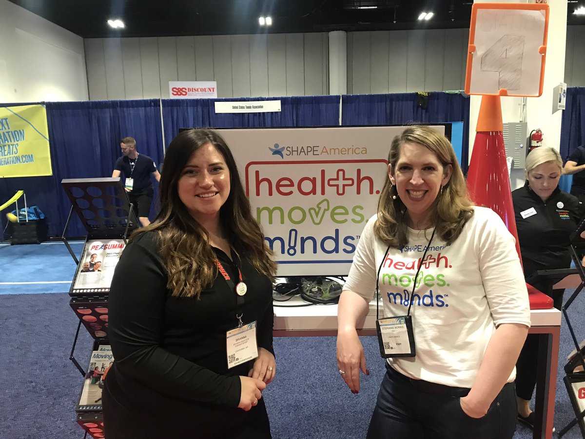 NAESP_ED's tweet photo. Kicking it in the @GopherSport booth at #SHAPETampa and checking out the cool #healthmovesminds swag. So proud of this partnership and all that is coming together to impact our kids. @SHAPE_America https://t.co/szi7c6lPAW