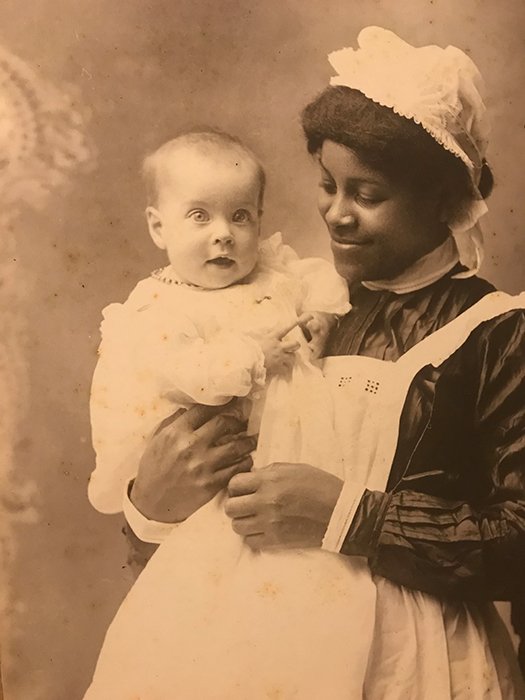 EmoryLibraries's tweet photo. There is a lot of depth to her smile. She might be smiling at the child, or with pleasure in her own pregnancy. It makes us think about the inner lives of these women. From "#FramingShadows: Portraits of Nannies" @#Emory's Woodruff Library https://t.co/Zi9wKpAaX6 #langmuirphotos https://t.co/FIOZAzS3dD