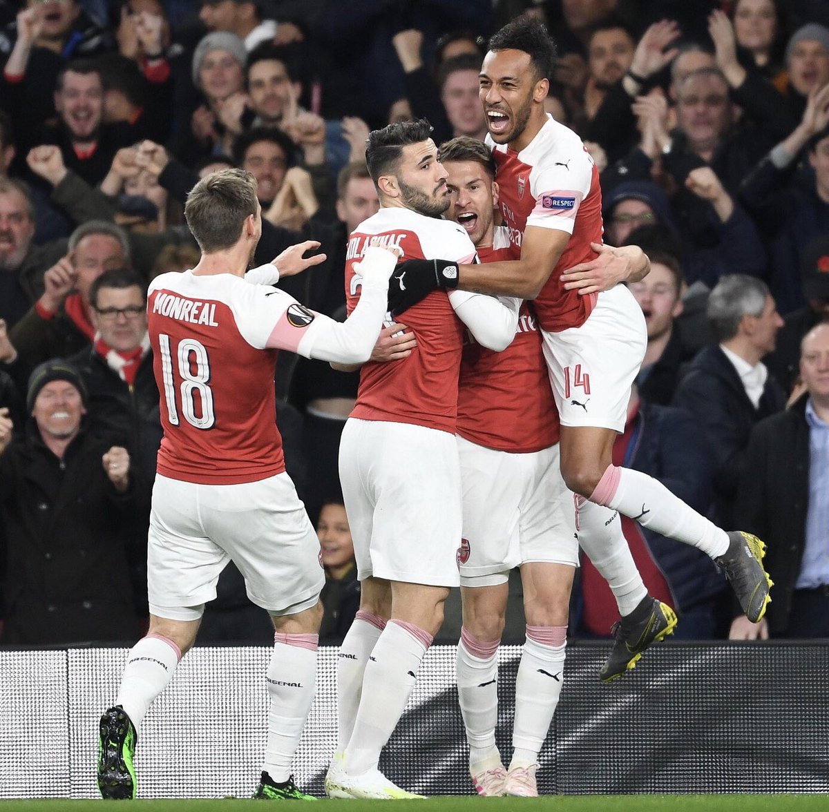 seadk6's tweet photo. Statement win! 💯🔒 Could have been even more comfortable, the stage's still well set for next week 👊🏼 #cleansheet #UEL #COYG #GibGäs #SeoKol @Arsenal https://t.co/oyiU9dOA1B