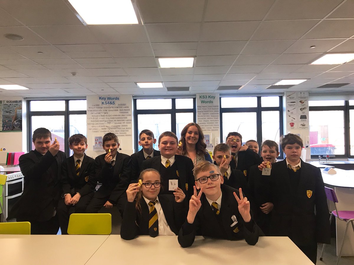 ACSYear8's tweet photo. 7 Andromeda & Miss Ellis enjoying their Easter Egg Hunt this morning ☺️🐰🍫 #FormTimeFUN #Eggciting https://t.co/w2ZEGNyiXw