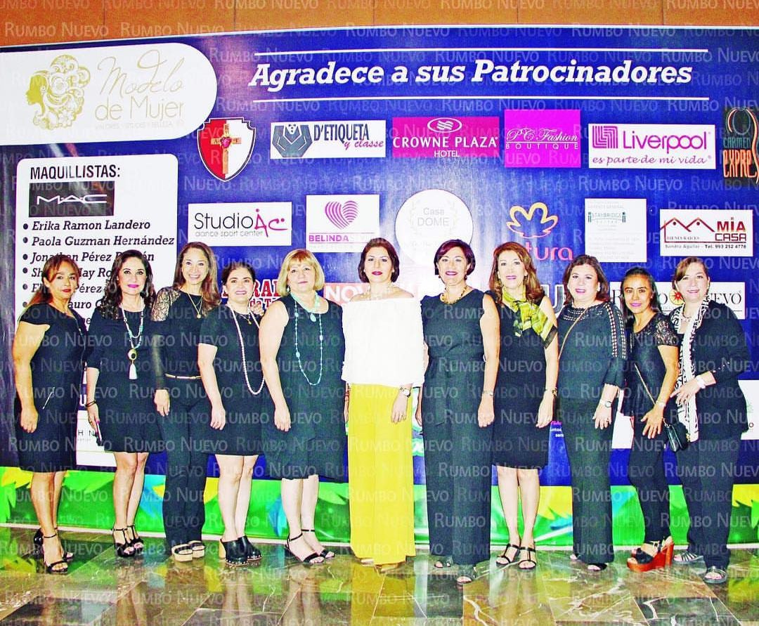 Grise90's tweet photo. @rcvsa Organizadoras del desfile de modas del Apostolado Modelo de Mujer a cargo de la Sra. Gabriela Gonzalez a beneficio de la construcción del Centro Misión  del RC de VIllahermosa Tabasco en compañía de la primera dama Dea Isabel Estrada de Lopez!! https://t.co/y5KeLXOdA4