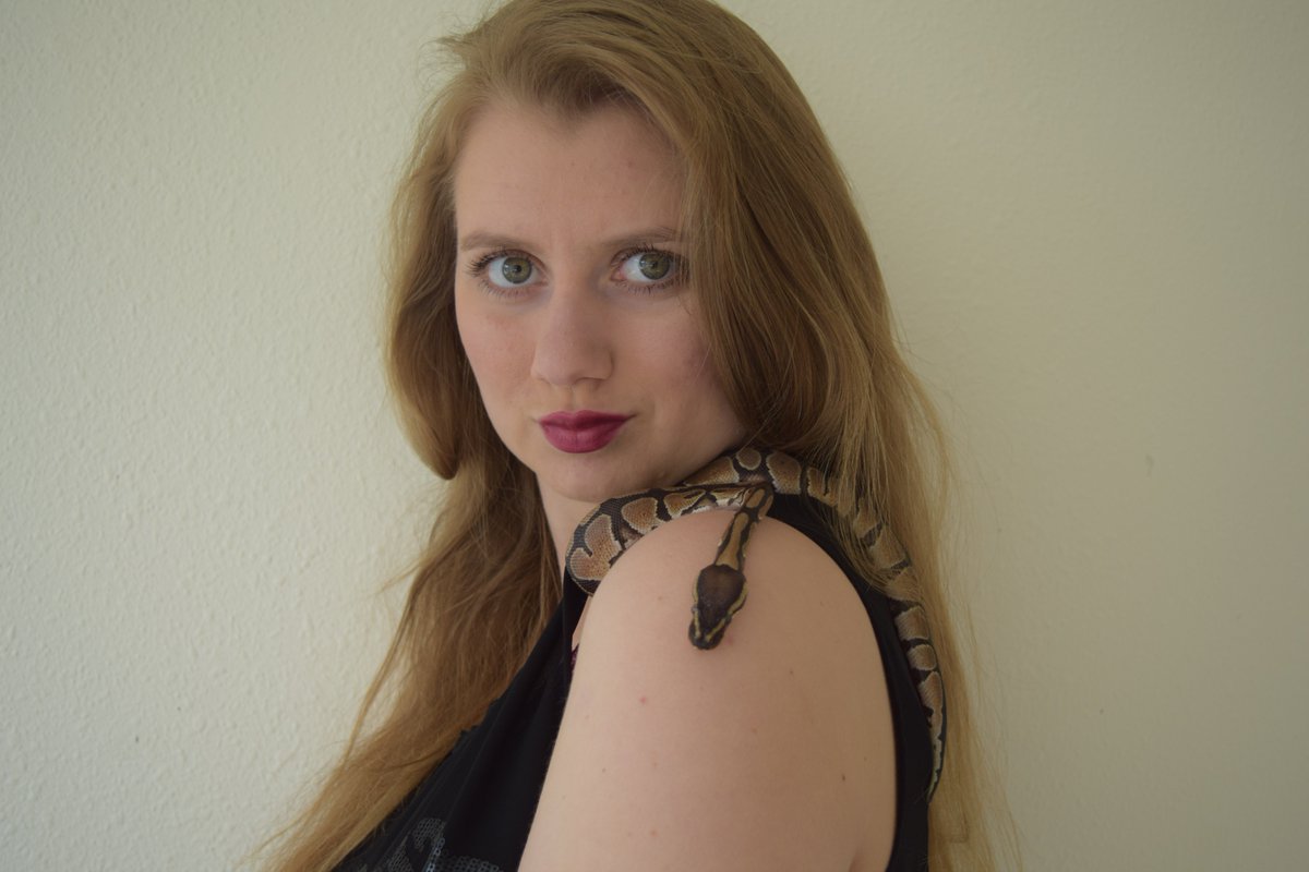 eyes_of_nature's tweet photo. Happy #NationalPetDay to my ball python Goose! I love you son 💕
#ballpython #royalpython #DuckandGoose #snakemom #noodlemom #snek #python #GoosetheSnake #lovemyball #pythonmom #petday #petsnake https://t.co/L5Ob9nwi0P