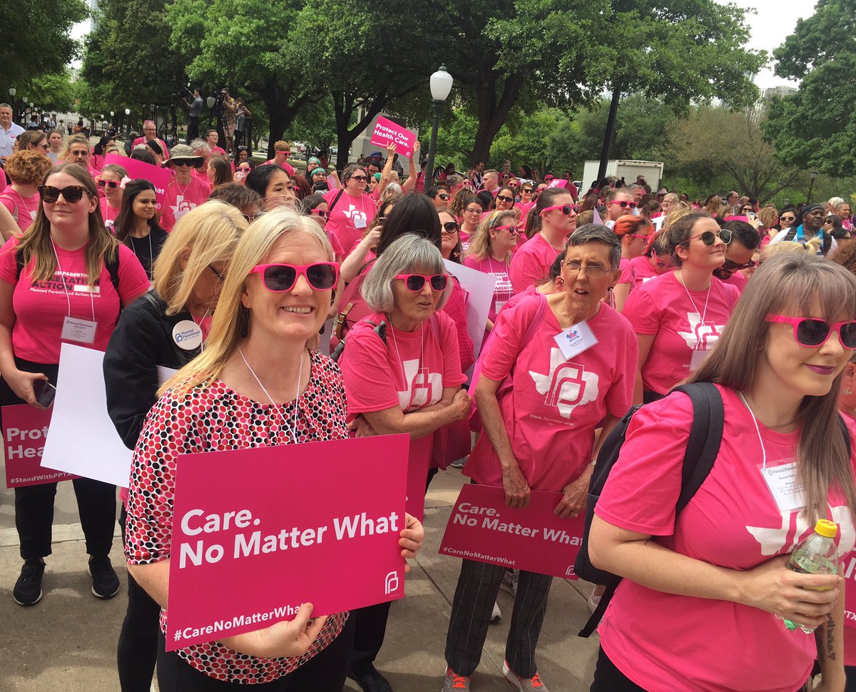 juliermalcom's tweet photo. Met with legislators today to remind them that Planned Parenthood is a valuable service to ALL Texas residents.  #PPTXLobbyDay
#PPTXVotes
#StandWithPPTX
@PPTXVotes
#CareNoMatterWhat https://t.co/Mnmi8Ux990