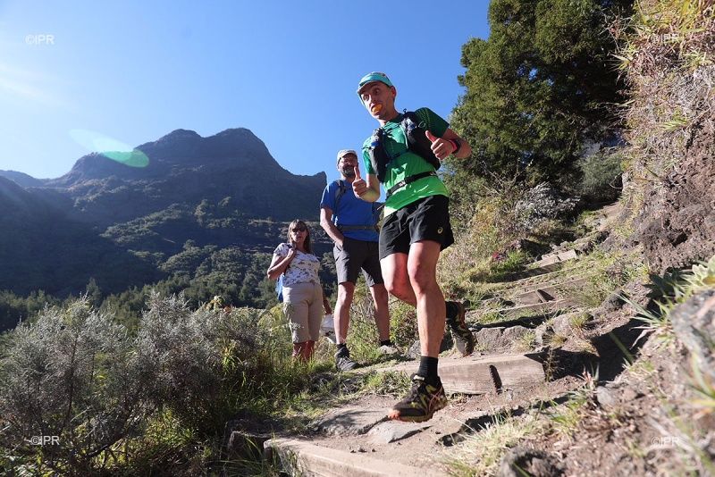 Expedom_Reunion's tweet photo. #LeGrandRaid vient d’être élu « #course la plus mythique » par les lecteurs du journal l' Equipe, une vraie référence 👍 🙏
Fierté pour #LaRéunion 💪👌
https://t.co/Mf52Zw9AQb
#endurance #ultratrail #Team974 #DiagonaleDesFous @la1ere https://t.co/Z1qwAYiVrK