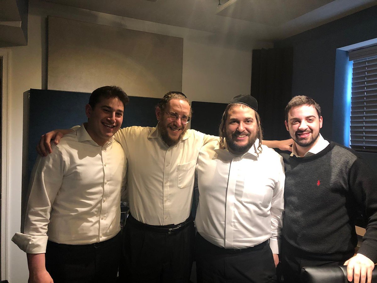 Awesome day with this talented crew! 🎹🎼🎤
.
.
.
#sonicduo #music #musicians #jewishmusic #artist #talent #newmusic #recording #recordingstudio #recordingstudios #recordingartist #recordingsessions #recordingtime

@moshetischler @mendypiano #ShloimySalzman #YitzyWaldner