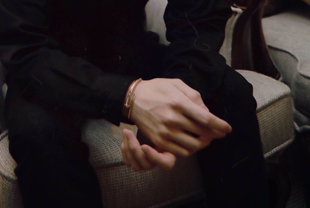 Markachu93_'s tweet photo. ชอบมองมือ👋🏼 ม้าคต้วนมาก มือสวย ดูแพงทุกรูป (ใช่ข่ะแพงหมดทั้งกำไล นาฬิกา แหวนเพชร555) 🤣🤣🐰♥️
#beautifulHand #mark #GOT7 https://t.co/OvbIk1LDr8