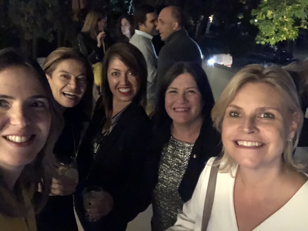 AnabelPerrone's tweet photo. “A todas nos cuesta llegar” Jorgelina Albano #loszapatosrojossondeputa “darle la mano a otras mujeres, hacer el camino”. “Más habilidades de comunicación”  @JorAlbano @alabadasonline @elemorettini17 @EquipoBulat @FeliCastri Gran Noche! @GabyTerminielli @GraceGuzman https://t.co/FcvStHcbgP