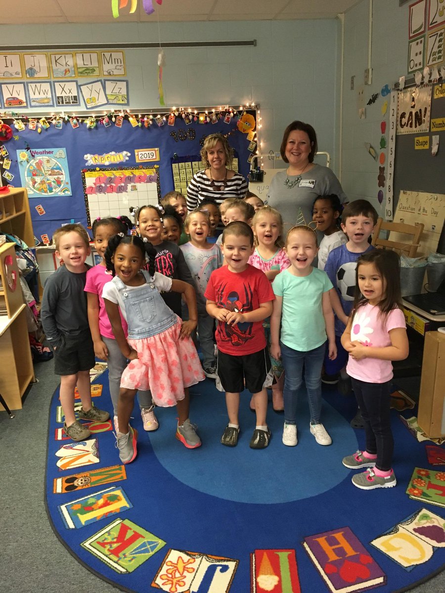 KellyRedford2's tweet photo. We love Wednesdays..when Mrs. Turney comes for story time! #iamcucps #ccesdukes https://t.co/uVejmtx3he