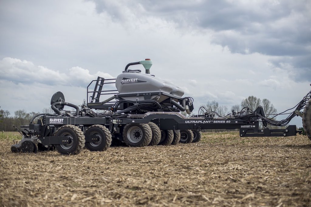DustinFriesen_'s tweet photo. Awesome to see this new 32 row 15” Series2 #UltraPlant by @Harvest_Int_Mfg getting ready for #Plant19 here in central Indiana. #LaserPro1 row units setup w/ @AgLeaderTech & @precisionplant tech, thanks to Xperience Ag in Greensburg. https://t.co/Ko2YdwCCND