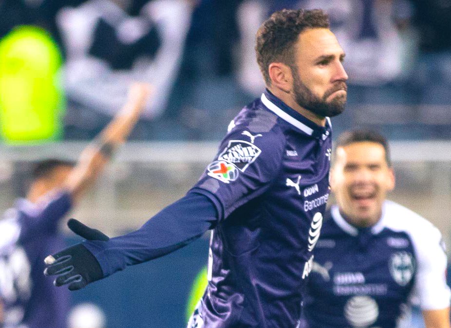 SomosRayados's tweet image. ¿SomosRayados me está tirando?

Miguel Layún: ¡CÁLLATE! 🤷🏼‍♂️