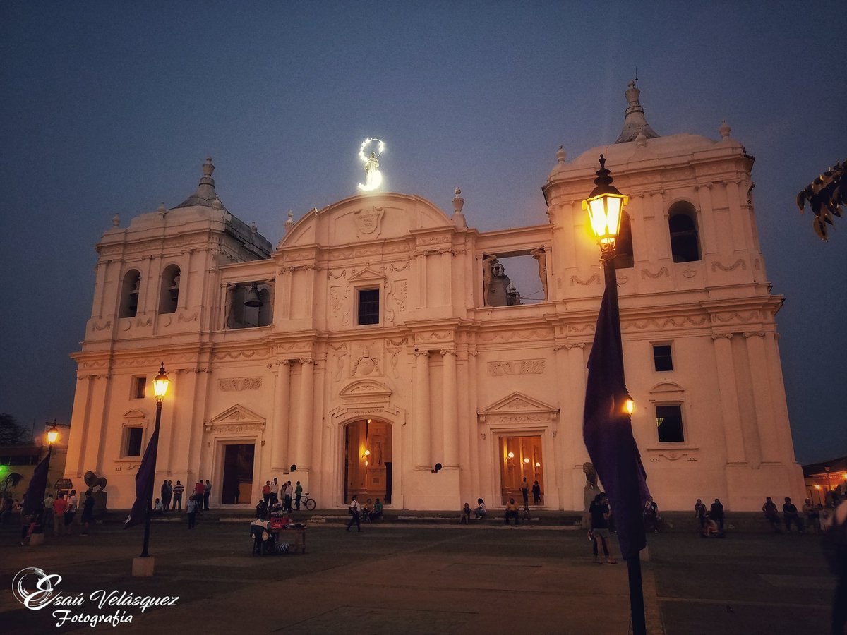 Nestor_Esau's tweet photo. Fotos de la tarde y noche en León.
🦁📷
#Fotografia
#NEVT https://t.co/GuTflukQ0L