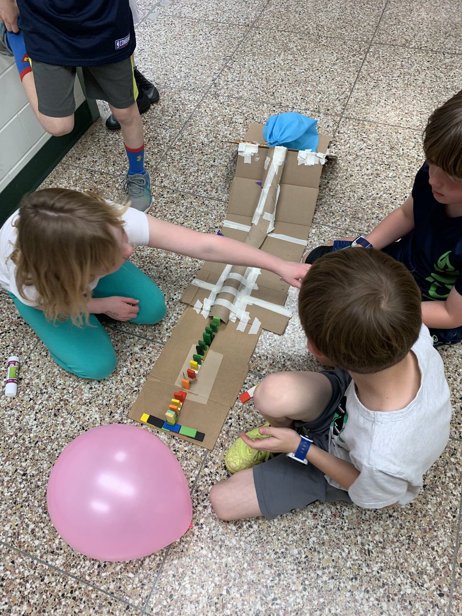 MsJohnson4th's tweet image. Teamwork makes the dream work! Rube Goldberg machines were a huge hit with our 4th graders and at STEAM night! Way to go, 4th Grade! @NTMKnightsAPS @EGardnerAPS