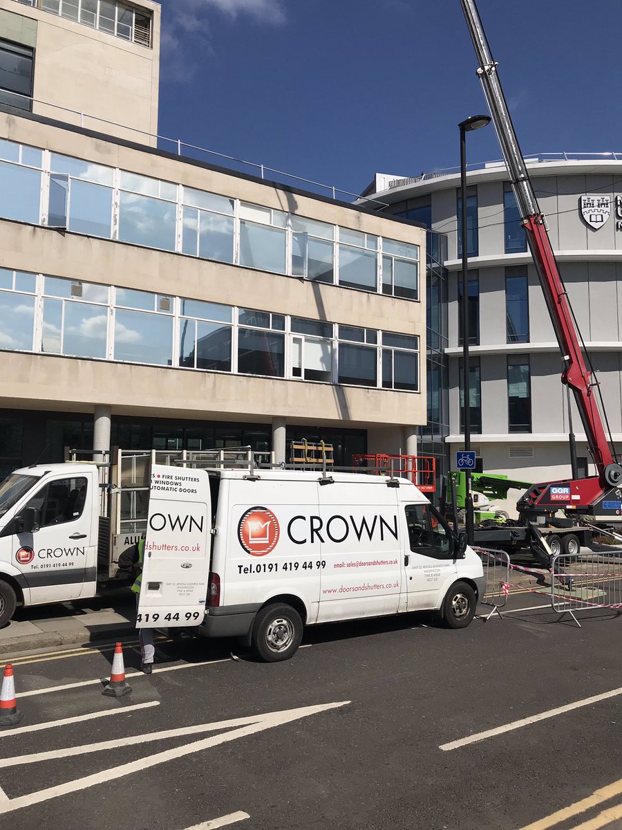 Crownasl's tweet photo. Nice easy roof glass replacement with @GGRGroup this morning at Northumbria uni https://t.co/OjQYnhSZjn