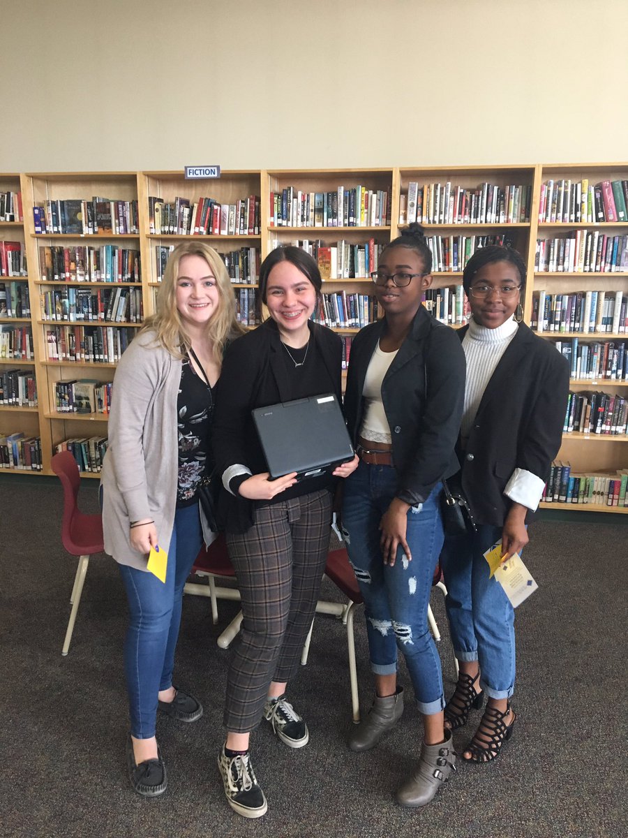 kate__weber's tweet photo. We practiced the art of a good interview, handshakes and how to make a good impression. This project integrates grade 10 ENG/SS/MATH for a real-life event that lasts two hours. Such a huge success. Thank you to all who joined us! #gpcsd #edchat #HSredesign #redesignrebels #MFWHSR https://t.co/ra3vISYN1v