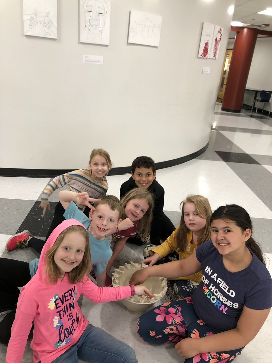 MissBankson's tweet photo. Big thank you to Mrs. Green for helping us create the birds for our @DtwnFalcons auction item! See you all tomorrow at the auction where these will be up for grabs! https://t.co/gQrzMO59i2