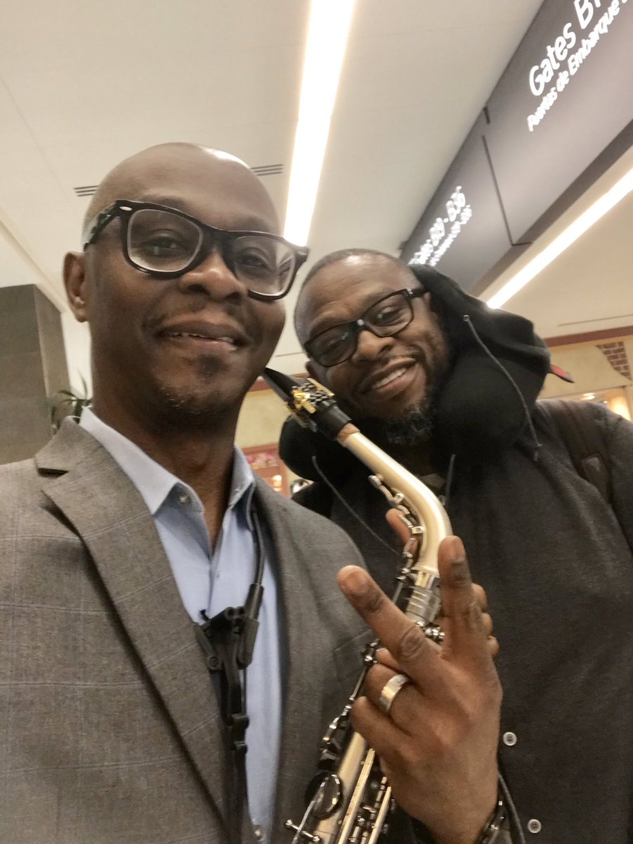 JasonBitten's tweet photo. Aayeee!!! No, βyour mind is not playing tricks on youβ!! Iβm in here with the bro @brothermob aka βScarfaceβ!!! #weinhere #atlairport #theghettoboys #brothermob #scarface #sootherofsouls #playingforpeace #lovehisproduction #yessuh #ilovemyjob #thankful https://t.co/lzv4f3sl5J