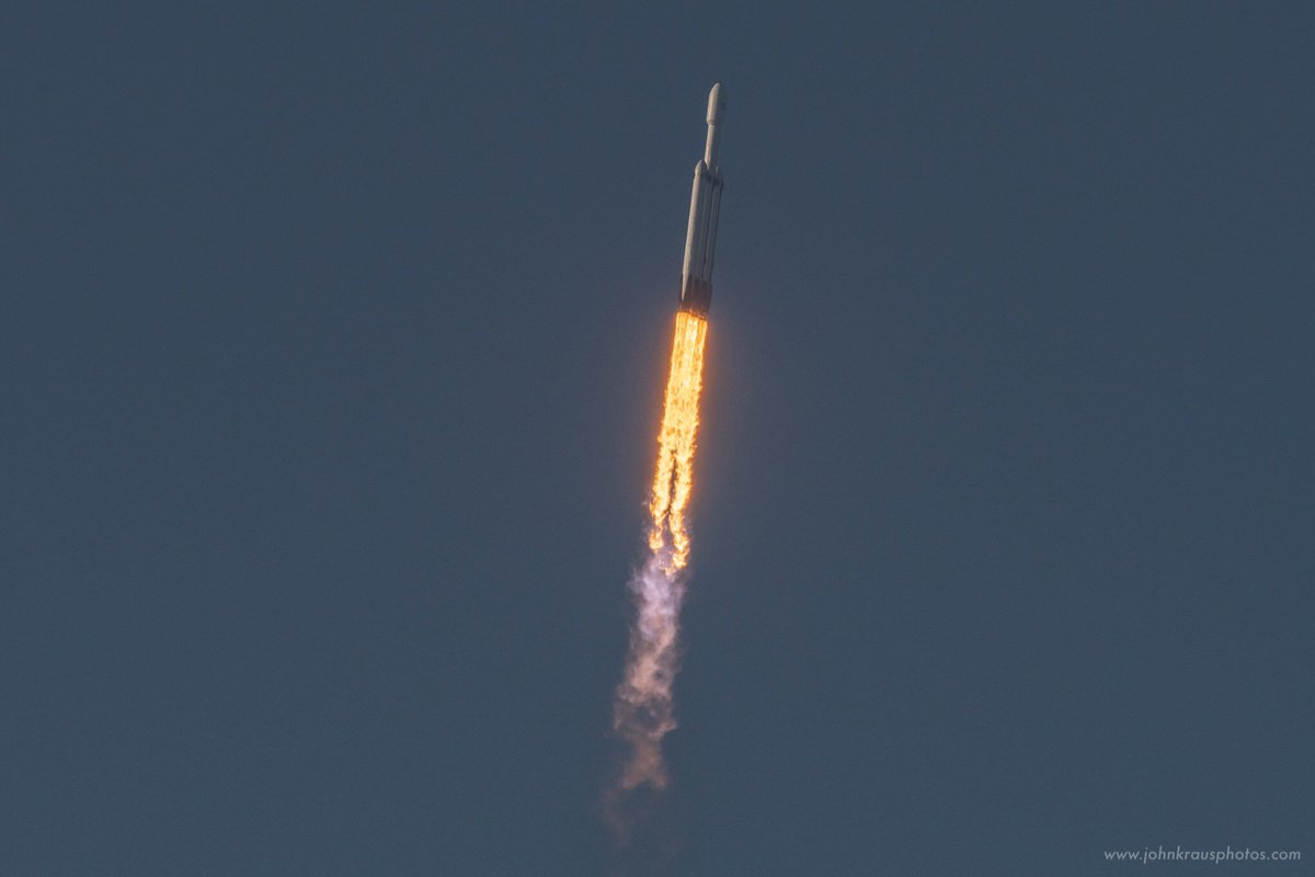 johnkrausphotos's tweet photo. SpaceX’s Falcon Heavy launch of Arabsat-6A this evening was simply incredible. Here’s my views of the launch and side boosters’ landings, as seen from the NASA Causeway. WOW! https://t.co/cM57svXX9n