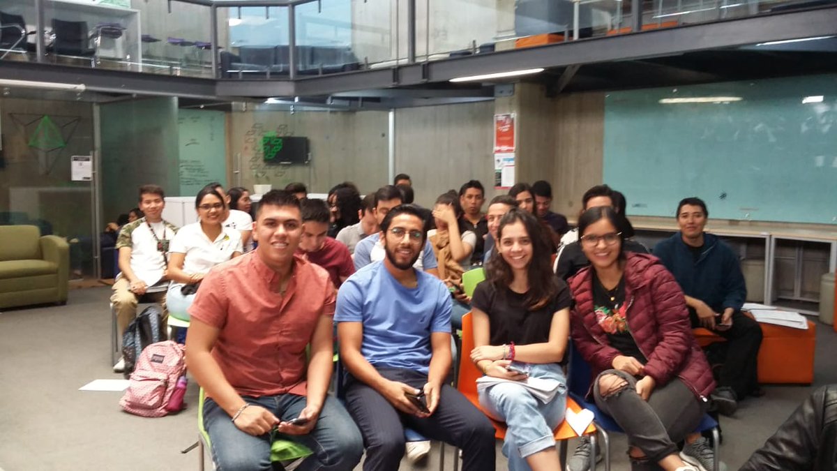KariGalan4's tweet photo. El día de hoy @EduFinBancomer fuimos invitados a participar en el marco de "La semana del financiero abril 2019" impartiendo nuestros temas de #FondodeInversiones y #Flujodeefectivo.
Un agradecimiento a @LINE_CUCEA por tan grata experiencia. https://t.co/lU8rloP133