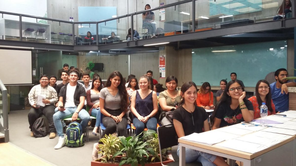 KariGalan4's tweet photo. El día de hoy @EduFinBancomer fuimos invitados a participar en el marco de "La semana del financiero abril 2019" impartiendo nuestros temas de #FondodeInversiones y #Flujodeefectivo.
Un agradecimiento a @LINE_CUCEA por tan grata experiencia. https://t.co/lU8rloP133