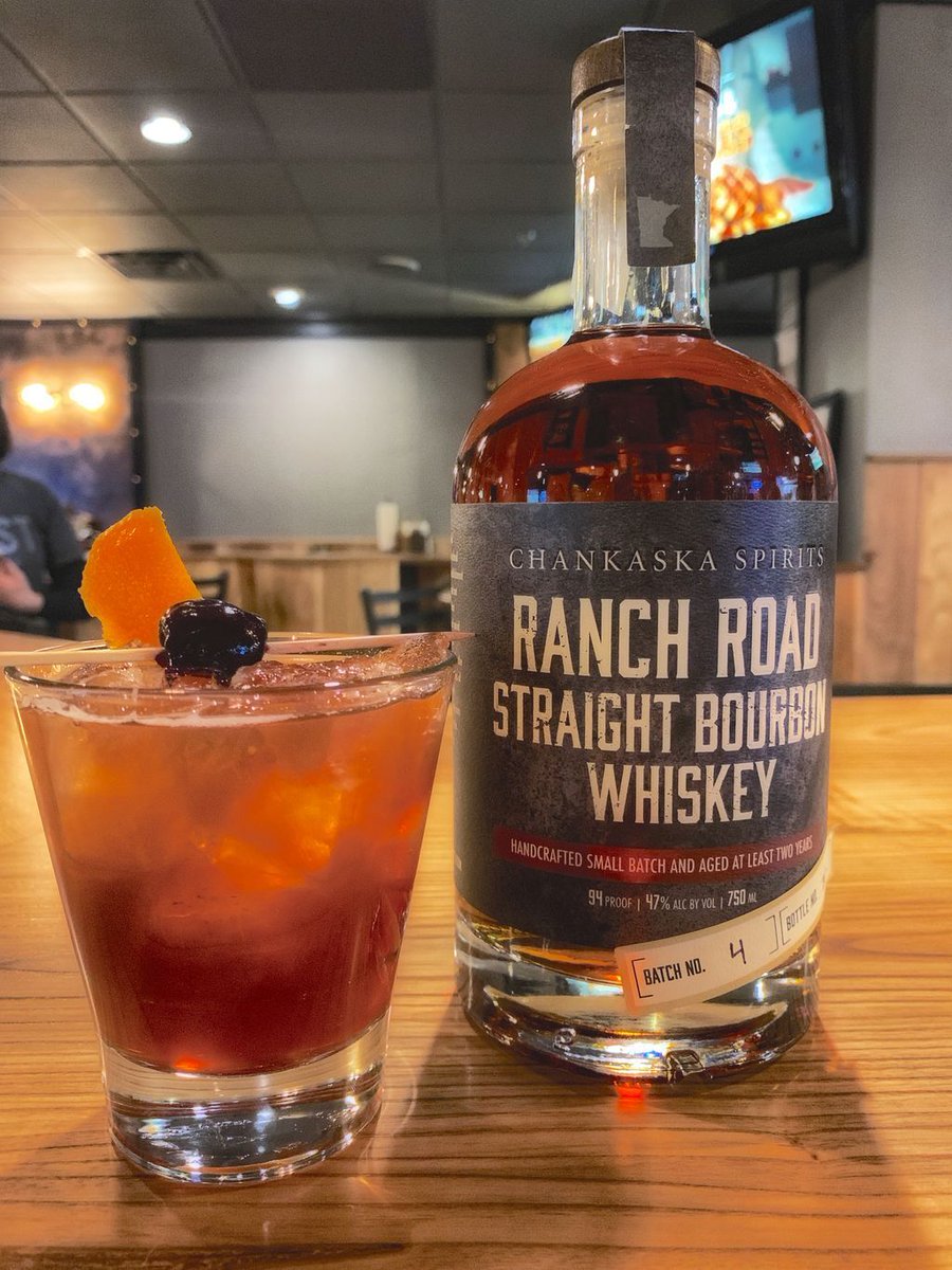 BeastBarbecue's tweet photo. We have a tasty treat to keep you sane in this weather, the Beast New Fashioned. It's made with Chankaska Bourbon Whiskey. It's 94 proof, it will keep you nice and toasty.
@ChankaskaWines
#beastbarbecuempls #openuntil2am #bourbon #bourbondrinks #chankaskabourbon https://t.co/kQ3phoVU4J