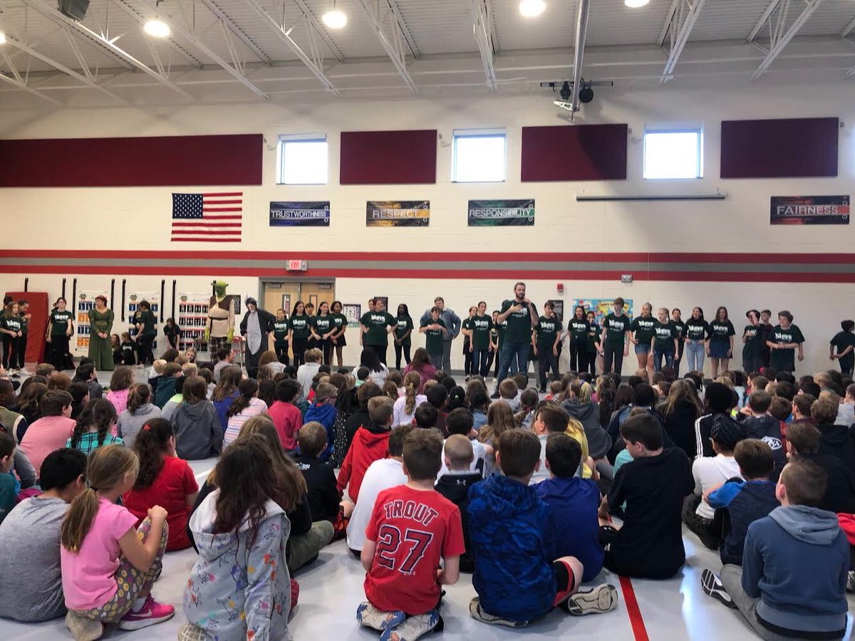 MrsMarrMusic's tweet photo. RMS Assembly @VanSciver_HTSD today! 💚💛 Our kids are ready to perform Shrek the Musical Jr. this Friday and Saturday @ 7:30pm!! 🏰Come out and support the arts! 🎭@_htsd @rms_htsd #letyourfreakflagfly #notthegumdropbuttons https://t.co/EVUrN1OdLU