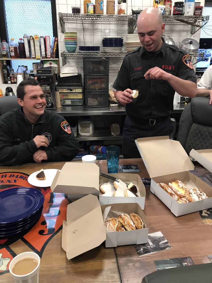 agounardes's tweet photo. I was honored to tour @FDNY Engine 254/Ladder 153 & thank NY’s Bravest for their service on Day 6 of my #7daysofservice. Because it’s not Brooklyn without black & whites, I brought a few from @LeskesBakery https://t.co/xpyt8HEBYm