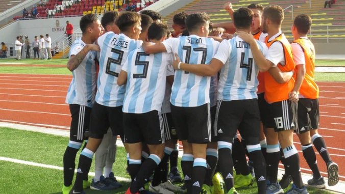 #SudamericanoSub17 ¡#Argentina al Mundial! La selección Sub17 dirigida por Pablo Aimar derrotó a Paraguay por 3-0, sacó su pase para la Copa del Mundo de la categoría y llegará a la última fecha del hexagonal final como líder. Premio al trabajo de un proyecto que promete futuro.