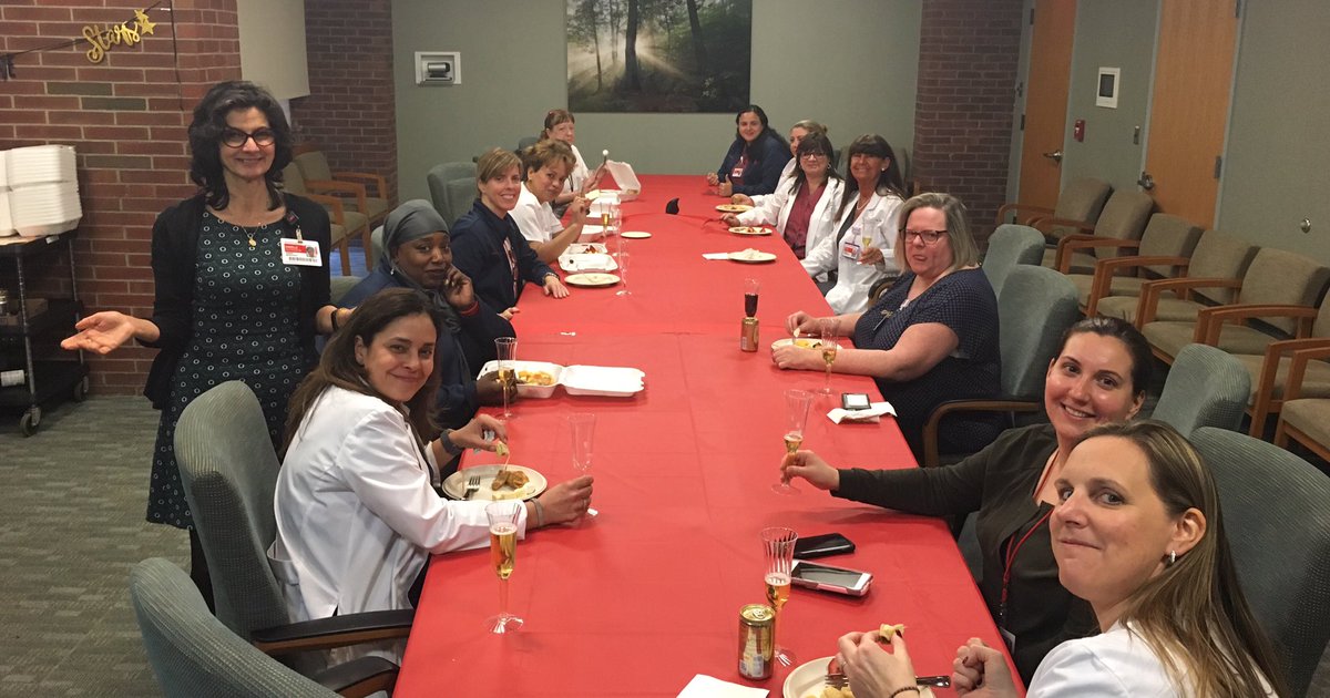 ICU_nyplawrence's tweet image. Congratulations 🎈🍾🎊🎉 #PatientExperience #PtEx ⭐️⭐️⭐️⭐️⭐️ #AmazingCare #AmazingPeople @HHolder_CNS @IanSaludares_RN @DaniLeStrangeRN @laurie1nurse