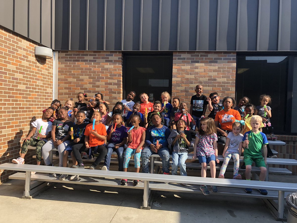 Kesars_peacocks's tweet photo. We love field day! @NSECrickets @TalentedTigers https://t.co/9SJ6GzJNOu