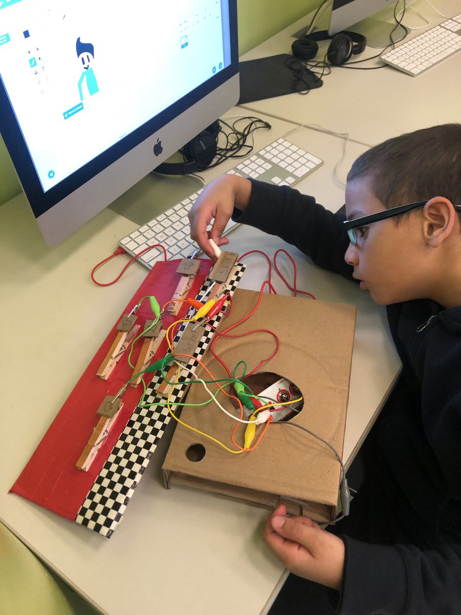 Mixing cardboard arcade with a Makey Makey.  Game controllers made out of clothes pins and copper tape. Bam, Game on! @PS15info #nycschoolsmakers #CS4AllNYC