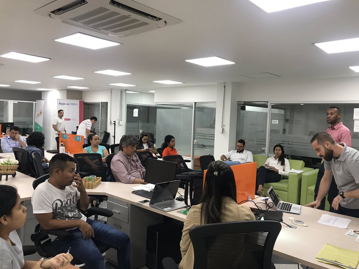 MacondoLab's tweet photo. En la tarde de hoy, damos cierre con éxito al Programa SIM, el cual dura te 10 semanas se trabajó en la aceleración de procesos de innovación de las empresas participantes.
#SelloMacondoLab #Conocimiento #Innovación #Servicios https://t.co/YLWONnZ4md